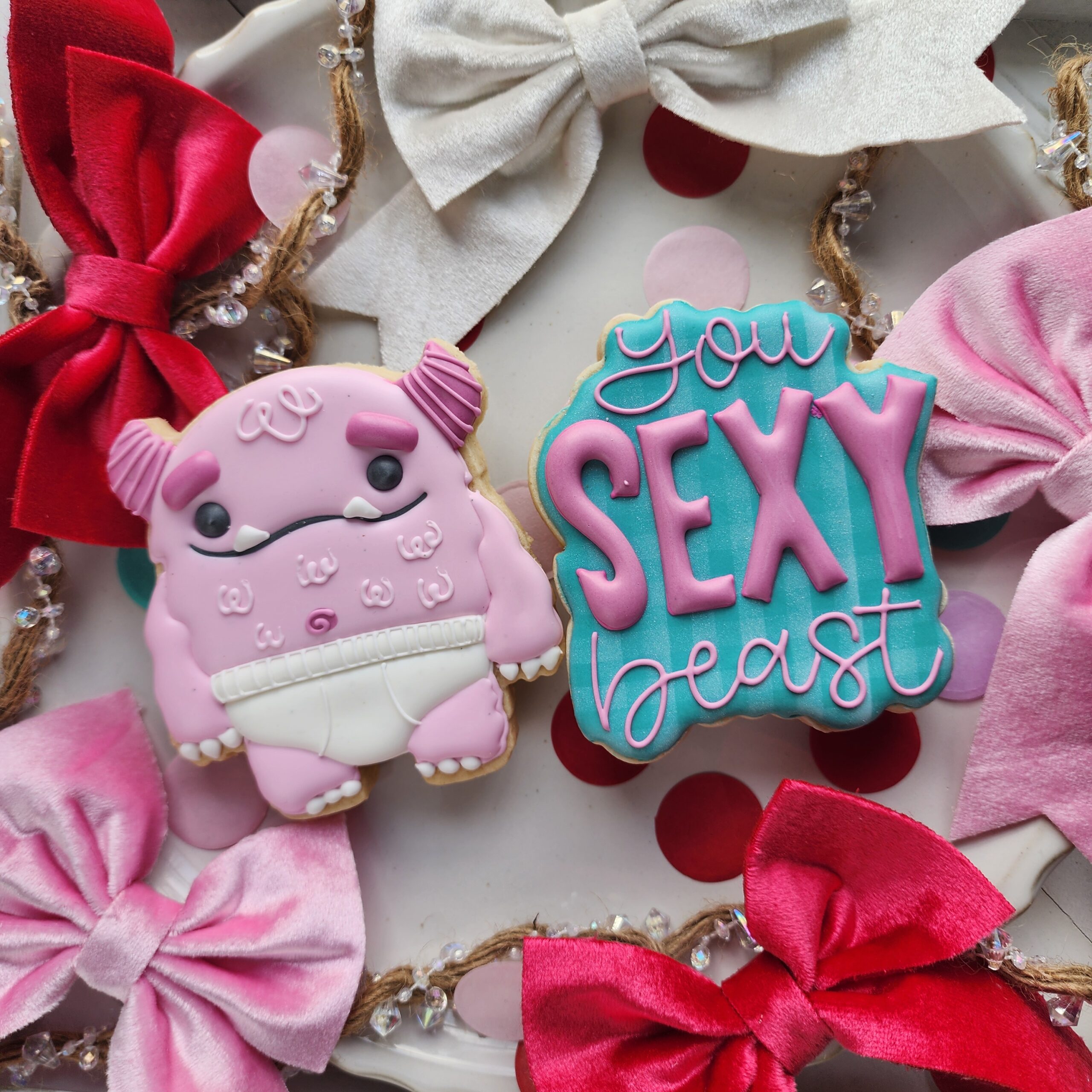 You Sexy Beast 2pc Cookie Box